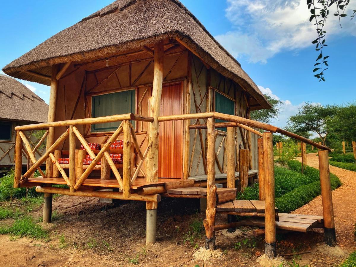 Murchison Falls Bamboo Village Paraa Экстерьер фото