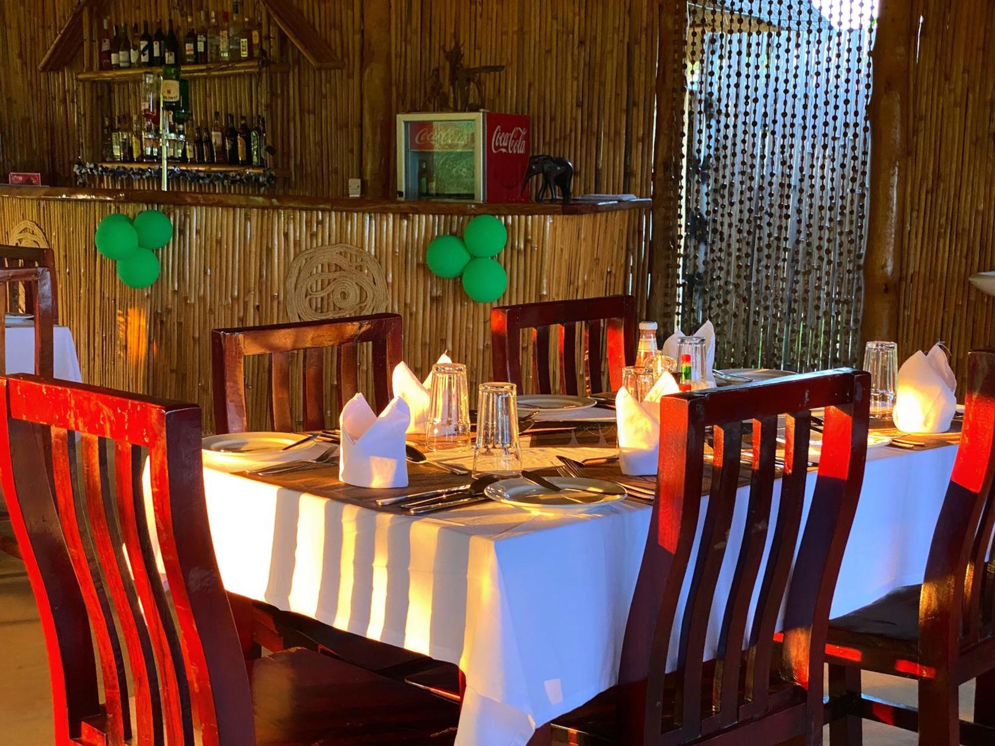 Murchison Falls Bamboo Village Paraa Экстерьер фото