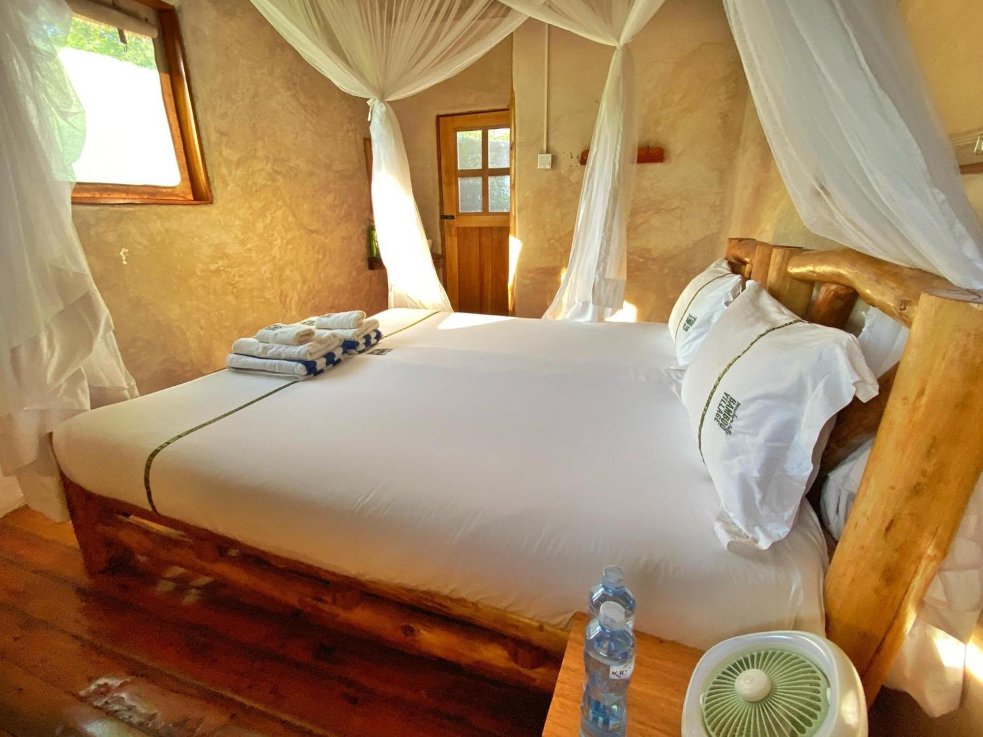 Murchison Falls Bamboo Village Paraa Экстерьер фото
